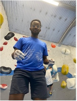 Ali bouldering